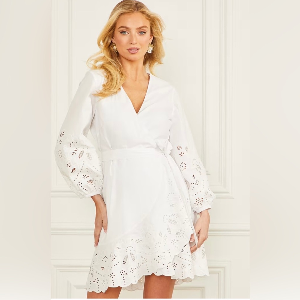 Guess by Marciano White Kennedy Eyelet Dress. US 4. EU 40. NWT.